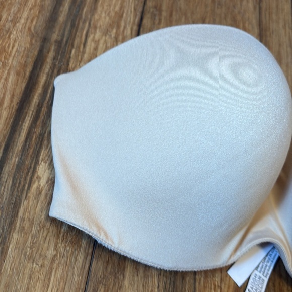 Victoria’s Secret BODY BY VICTORIA Strapless Bra 32DDD Beige - Picture 3 of 8